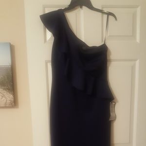 Jessica Howard one-shoulder gown